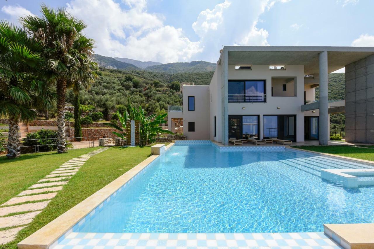 Landmark - Ορόσημο Verga Kalamata Exterior foto