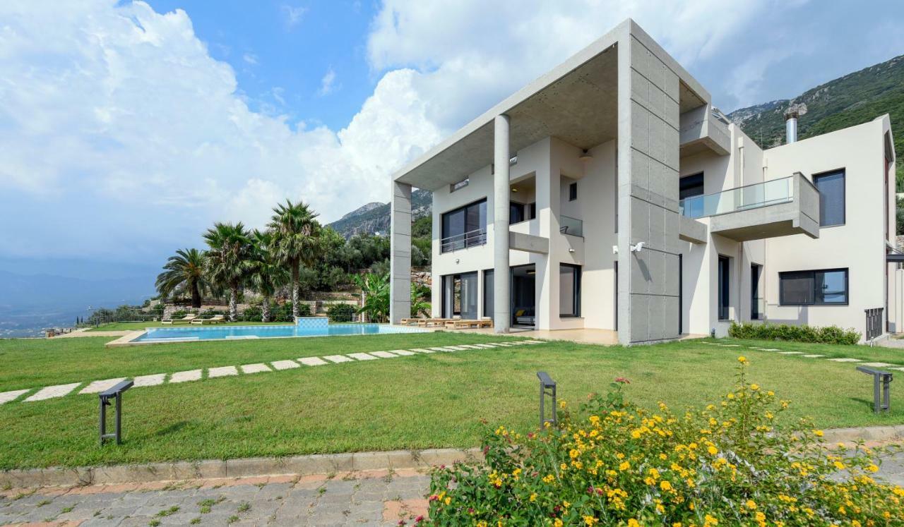Landmark - Ορόσημο Verga Kalamata Exterior foto